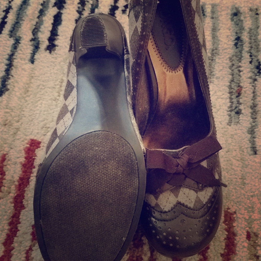 Argyle Bongos Shoes size 10